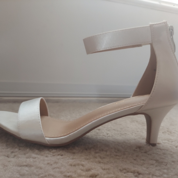 Champagne Satin Kitten Heels - Picture 5 of 7